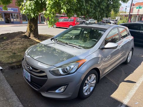 Used 2013 Hyundai Elantra GT FWD image 1