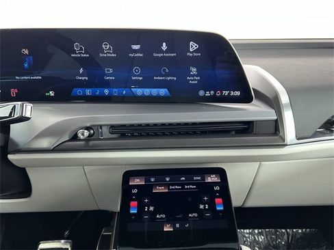 Used 2026 Cadillac Vistiq Sport image 13