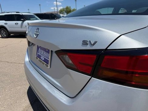 Used 2024 Nissan Altima 2.5 SV FWD image 6