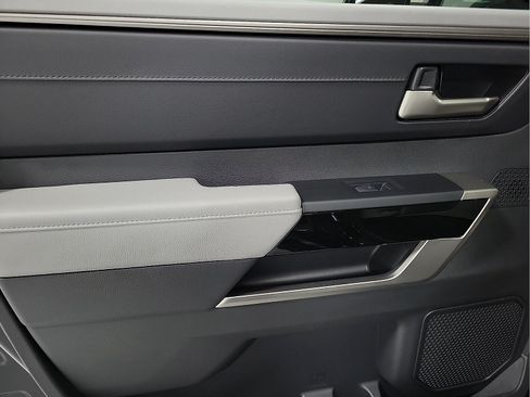 Certified 2025 Toyota Tundra Limited AWD/4WD image 10