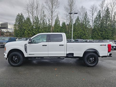 Used 2024 Ford F350 XLT image 8