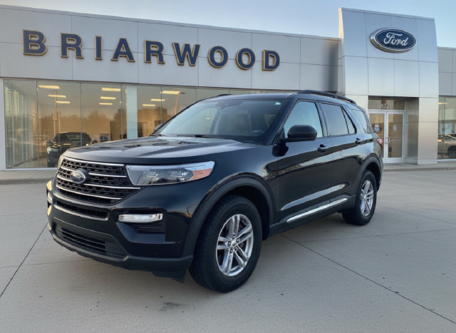 Used 2022 Ford Explorer XLT w/ Equipment Group 202A AWD/4WD image 1
