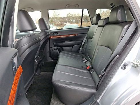 Used 2012 Subaru Outback 2.5i Limited image 10