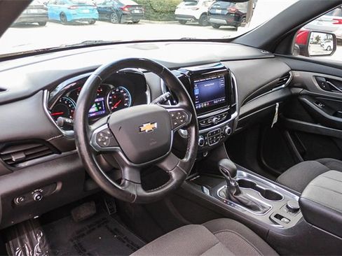 Used 2023 Chevrolet Traverse LT image 24
