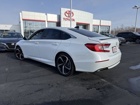 Used 2022 Honda Accord Sport image 5