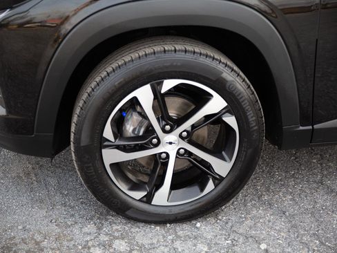 Certified 2024 Chevrolet Trax RS w/ Driver Confidence Package image 10