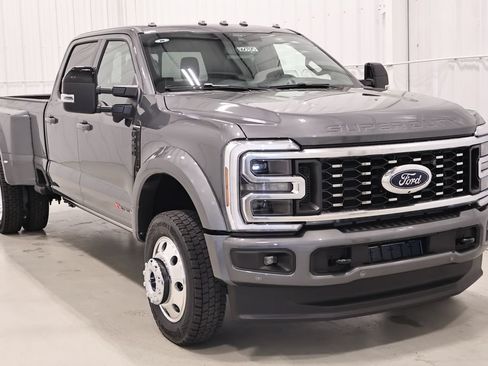New 2026 Ford F450 Platinum w/ FX4 Off-Road Package AWD/4WD image 3