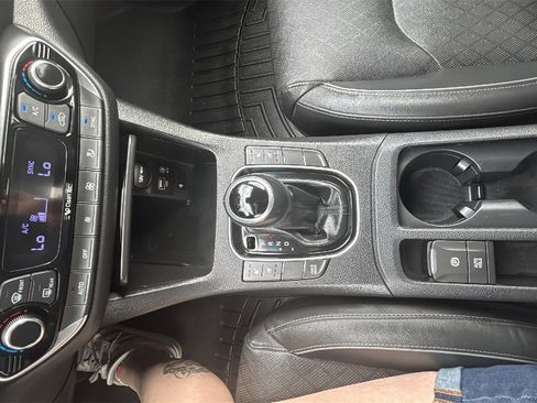 Used 2018 Hyundai Elantra GT w/ Tech Package 03 image 13