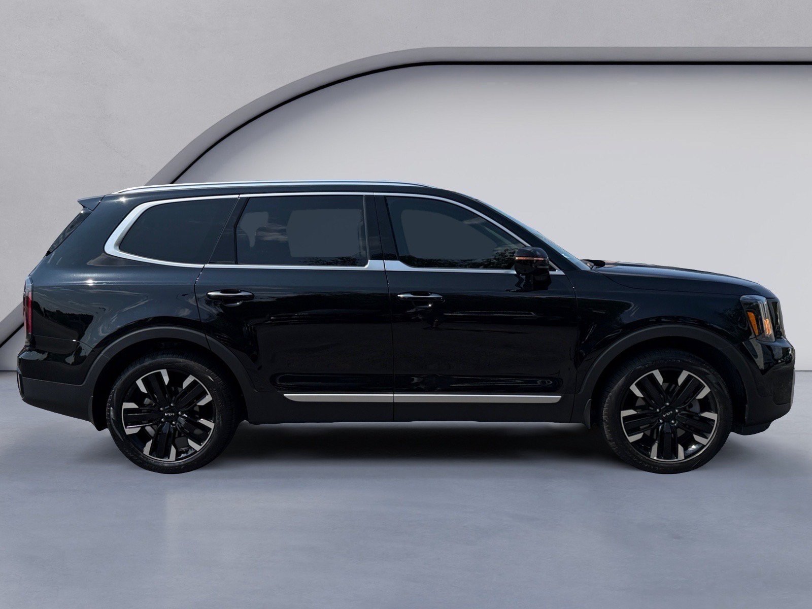 Used 2024 Kia Telluride SX w/ Towing Package FWD image 6