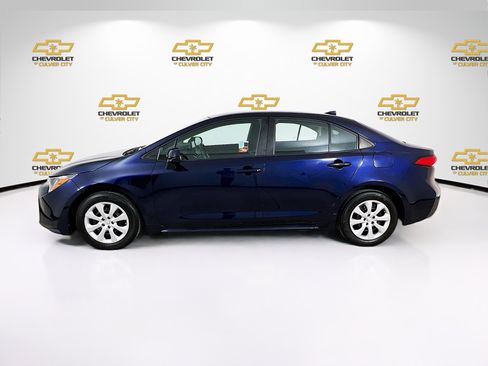 Used 2023 Toyota Corolla LE image 4