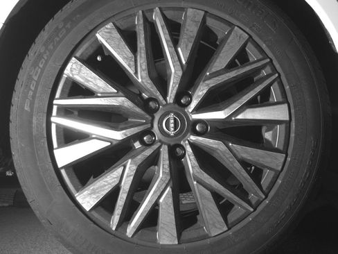 Used 2025 Nissan Altima 2.5 SV FWD image 15