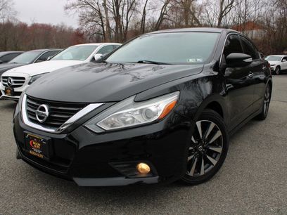 Used 2016 Nissan Altima 2.5 SV w/ Convenience Package