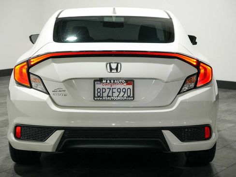 Used 2019 Honda Civic EX image 5
