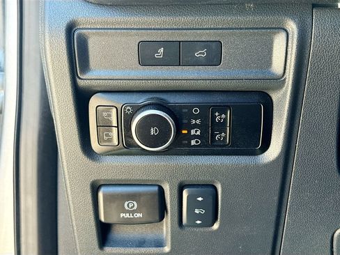 Used 2024 Ford Expedition Platinum RWD image 10