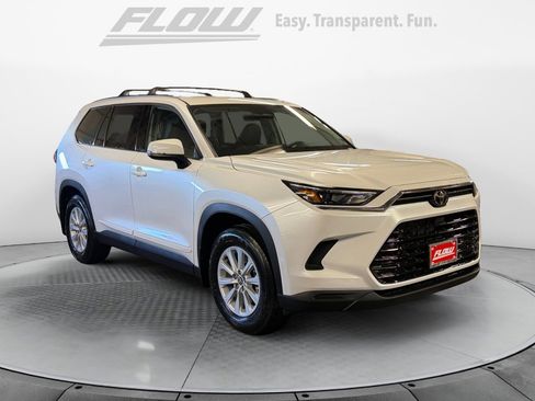 New 2026 Toyota Grand Highlander XLE image 1