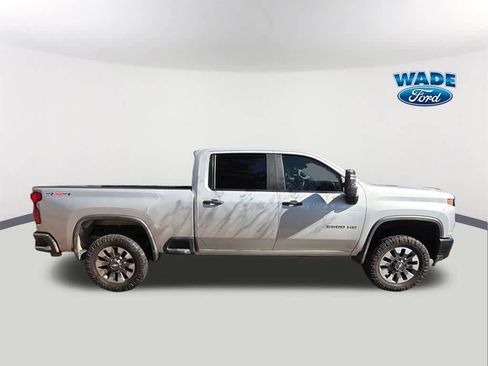 Used 2022 Chevrolet Silverado 2500 Custom w/ Custom Value Package image 4
