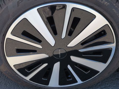 Used 2024 Lucid Air Touring AWD/4WD image 13