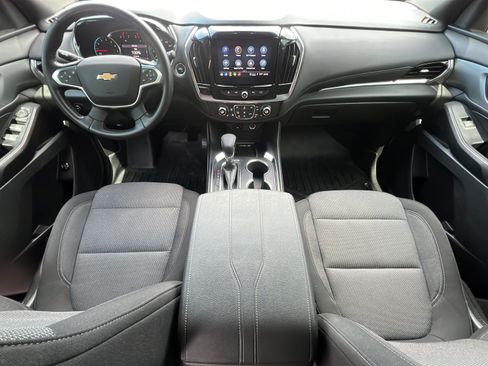 Used 2022 Chevrolet Traverse LT FWD image 11
