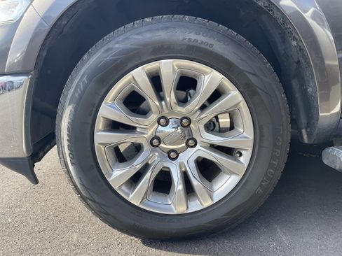 Used 2017 RAM 1500 Laramie Longhorn image 11