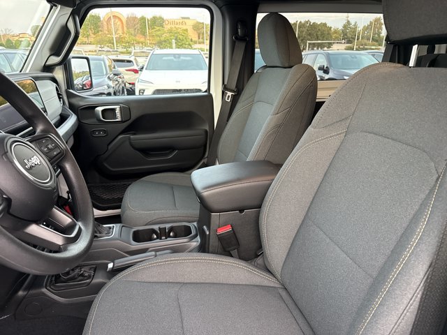 Used 2026 Jeep Wrangler Sport AWD/4WD image 5