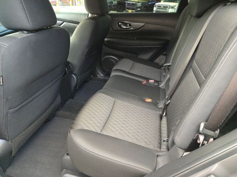 Used 2019 Nissan Rogue SV image 13