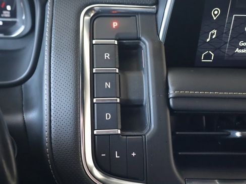 Used 2023 GMC Yukon XL SLT image 41