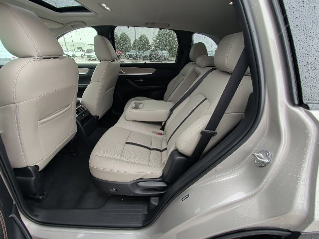 Used 2024 MAZDA CX-90 3.3 Turbo w/ Preferred Package AWD/4WD image 13