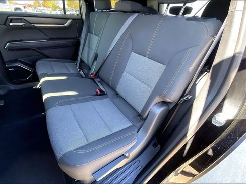 Used 2025 GMC Acadia Elevation image 18