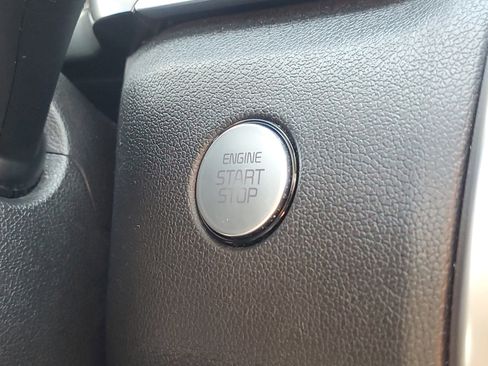 Used 2022 Kia Sorento S image 31