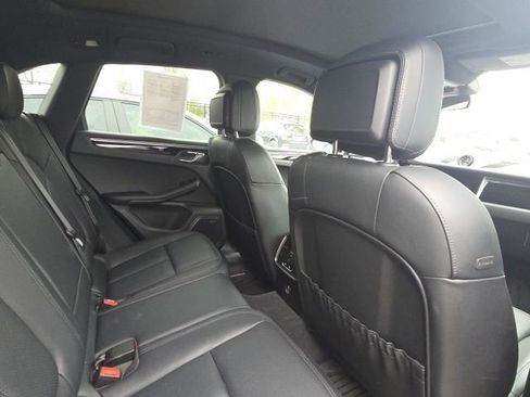 Used 2024 Porsche Macan image 16