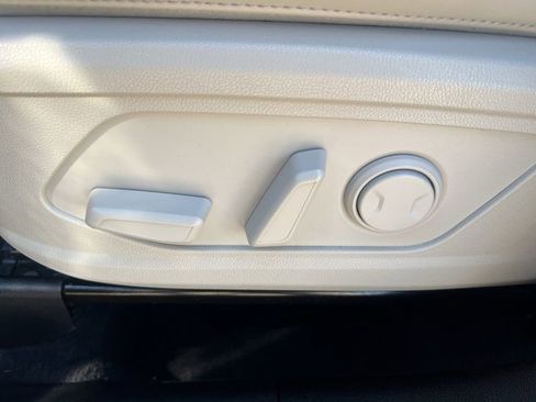 Certified 2023 Kia Sorento EX w/ Panoramic Sunroof Package image 48