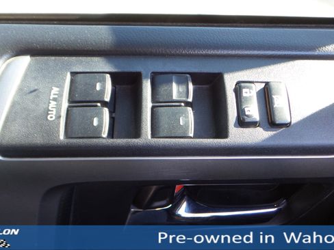 Used 2017 Toyota 4Runner SR5 Premium image 14