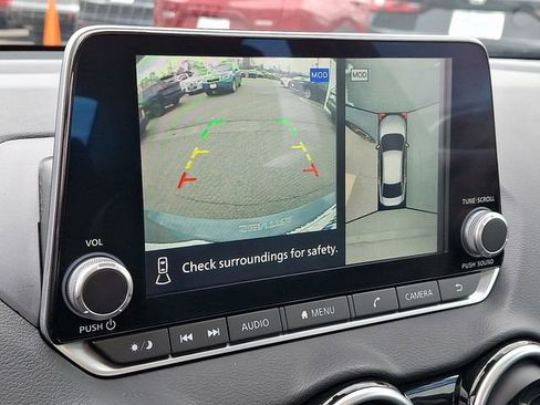 Used 2025 Nissan Sentra SR w/ SR Premium Package image 19