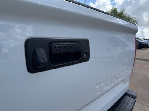 Used 2018 Toyota Tundra SR5 w/ SR5 Upgrade Package AWD/4WD image 51