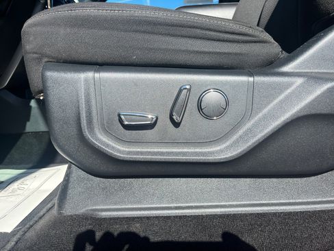 Used 2017 Ford F150 XLT w/ Equipment Group 302A Luxury image 15