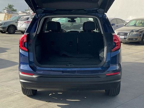 Used 2022 GMC Terrain SLE image 9