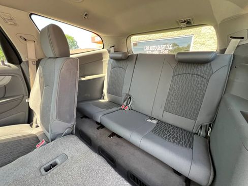 Used 2013 Chevrolet Traverse LT FWD image 24