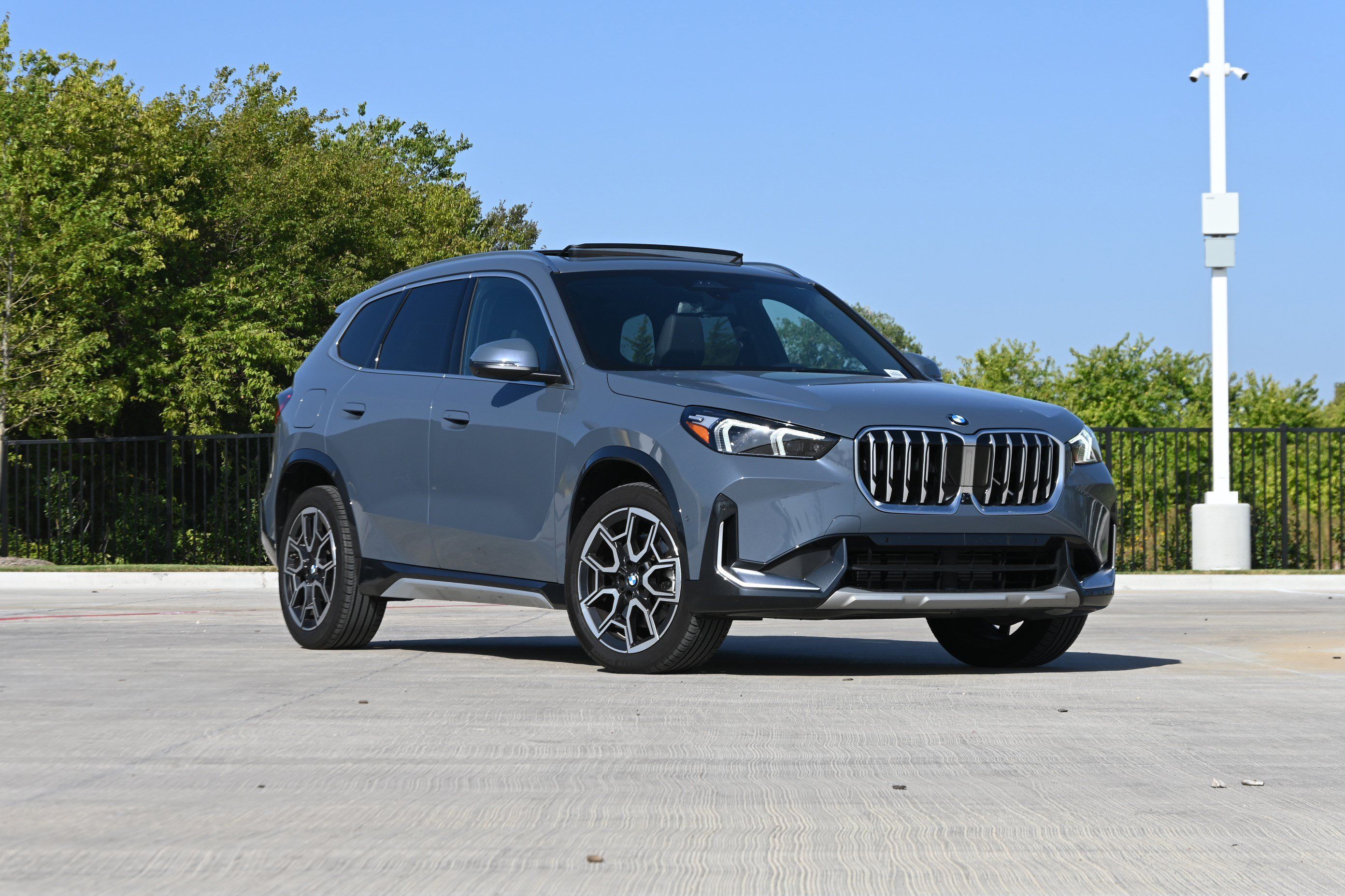 Certified 2025 BMW X1 xDrive28i AWD/4WD image 2