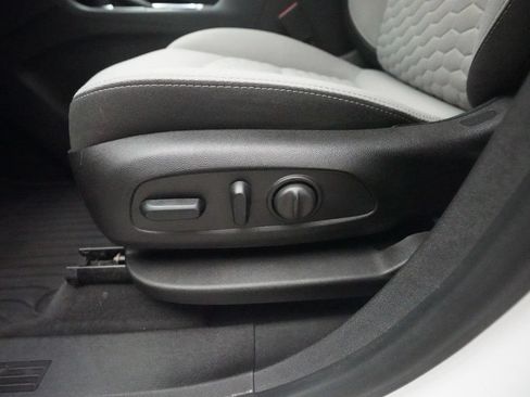 Used 2018 Chevrolet Equinox LT AWD/4WD image 29