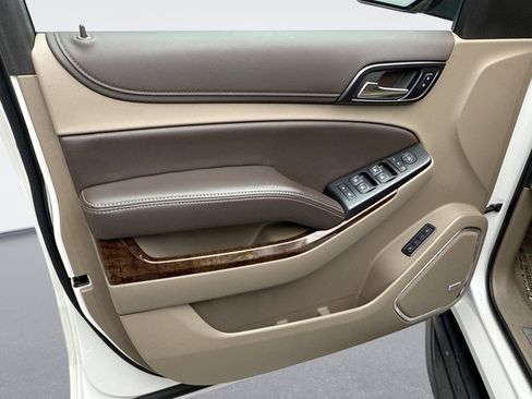 Used 2020 Chevrolet Tahoe LT w/ Luxury Package image 9