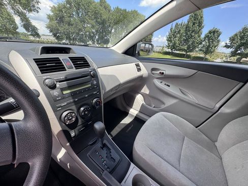 Used 2012 Toyota Corolla L FWD image 23