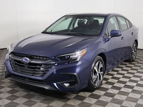 Used 2025 Subaru Legacy Premium AWD/4WD image 6