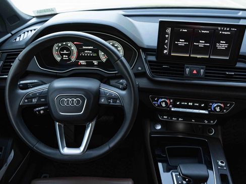 Used 2021 Audi Q5 Premium Plus w/ Premium Plus Package image 19