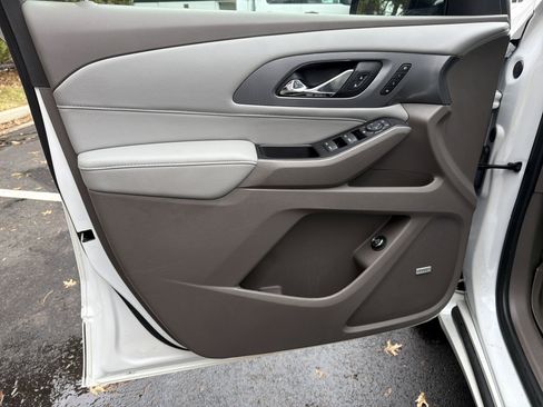 Used 2019 Chevrolet Traverse Premier image 14