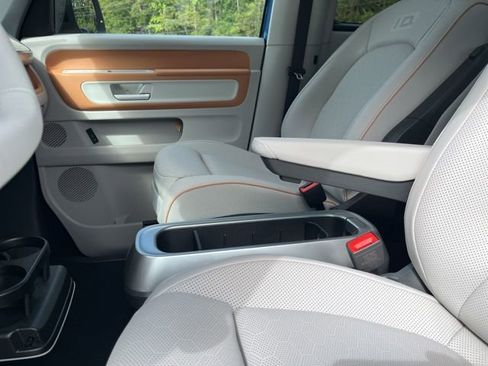 New 2025 Volkswagen ID. Buzz 1st Edition image 9