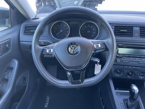 Used 2015 Volkswagen Jetta S image 24