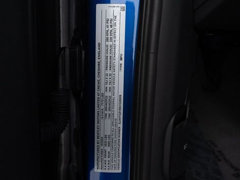 Certified 2025 Bentley Bentayga Extended Wheelbase image 51