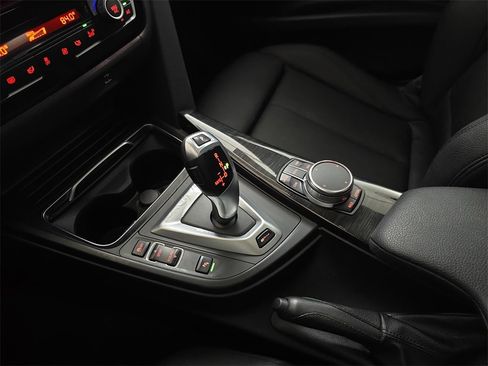 Used 2017 BMW 330e image 27