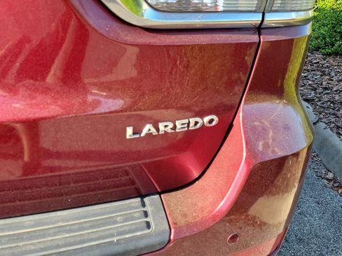 Used 2019 Jeep Grand Cherokee Laredo w/ Laredo X Package image 16