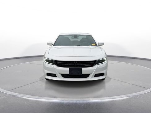 Used 2022 Dodge Charger SXT RWD image 3